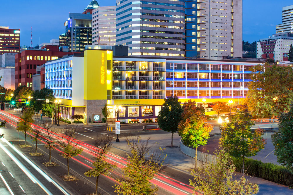 Staypineapple, Rose, Downtown 4* Portland