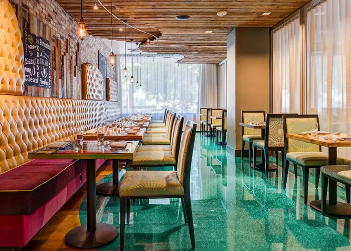 Staypineapple, Hotel Rose, Downtown Portland