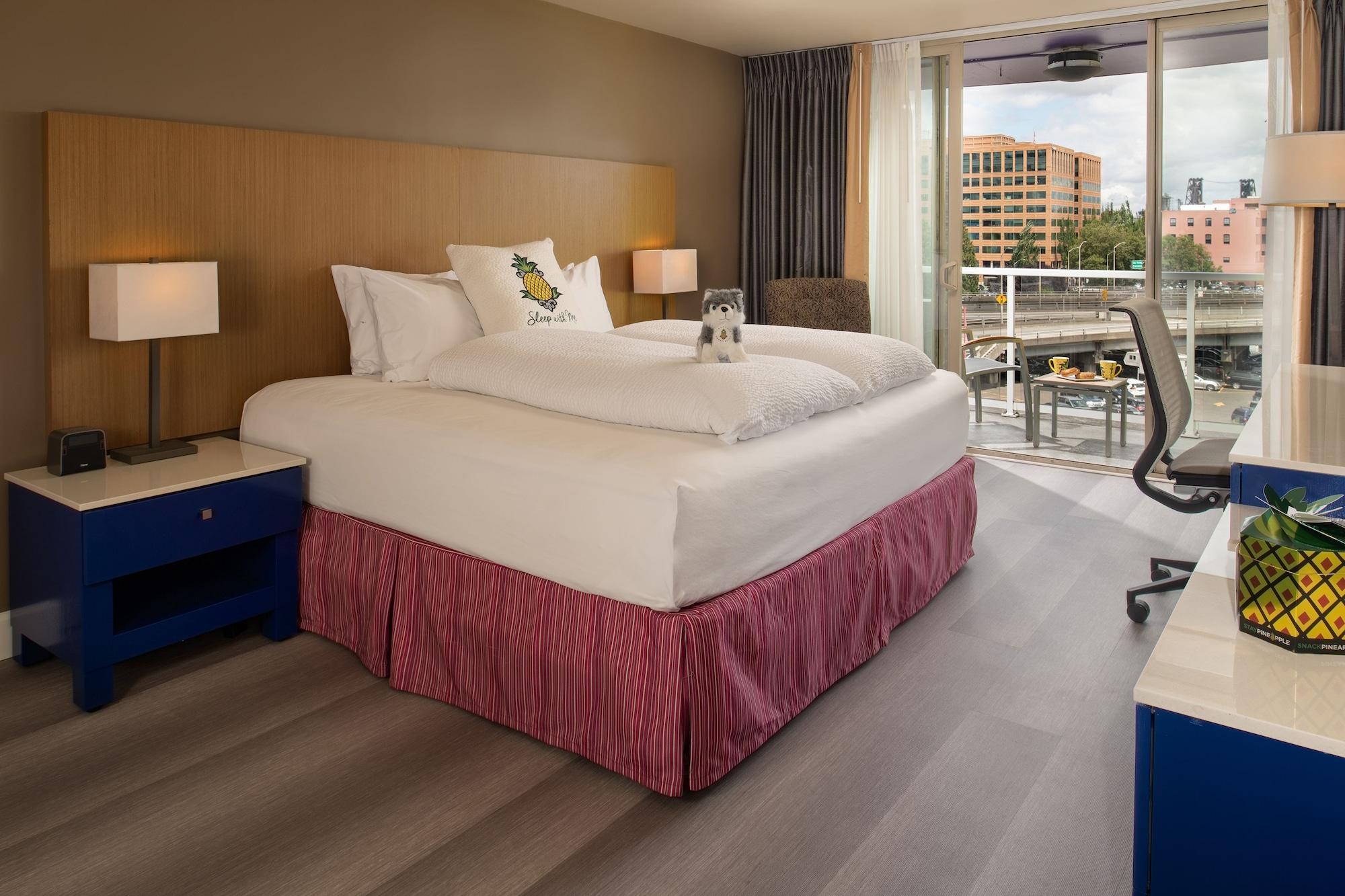 Staypineapple, Rose, Downtown Hotel