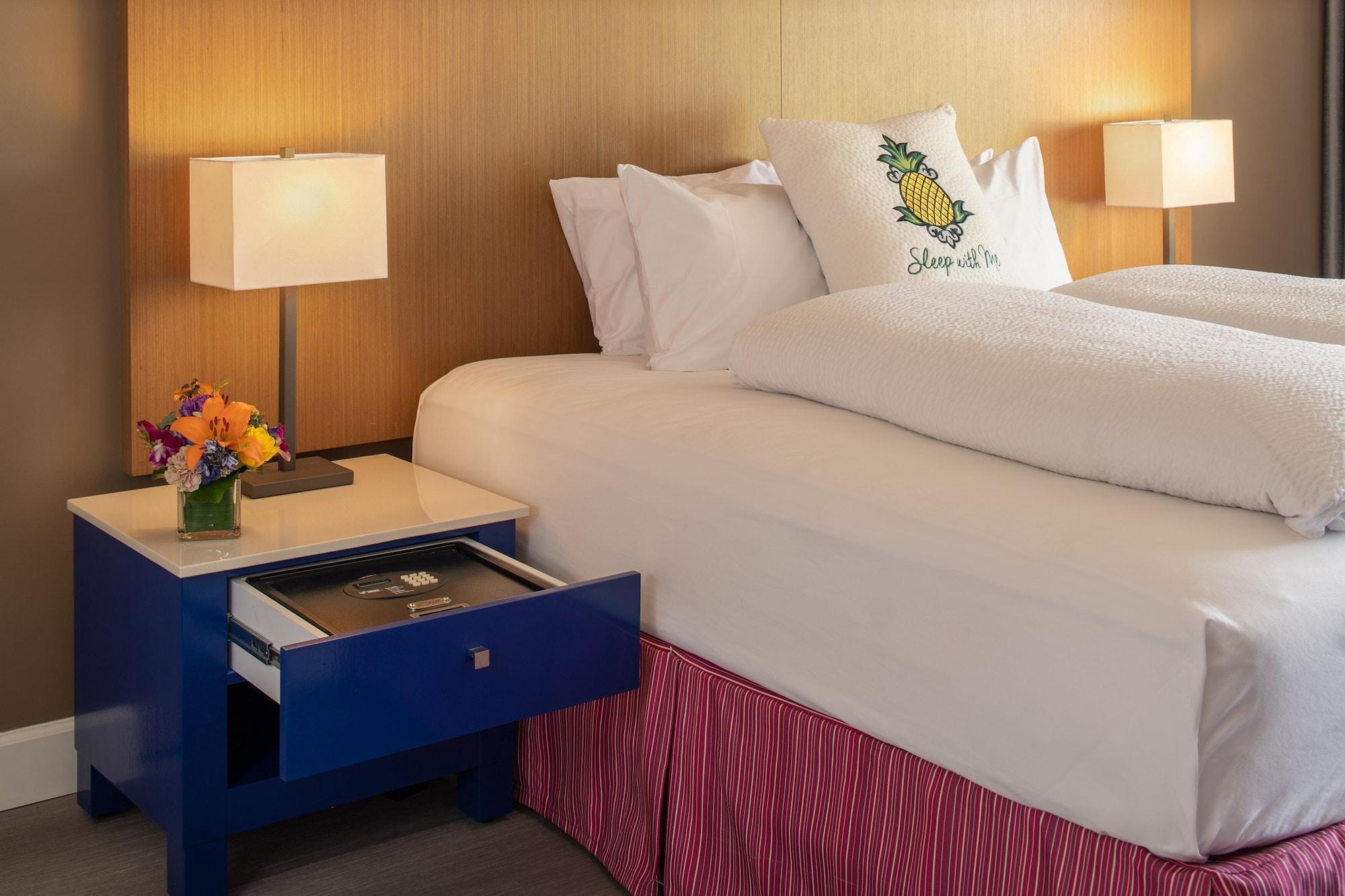 Hotel Staypineapple, Rose, Downtown Portland